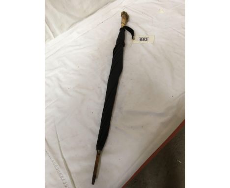  Sale Item:    MONKEY &amp; SNAKE HEADED UMBRELLA   Vat Status:   No Vat   Buyers Premium:  This lot is subject to a Buyers P