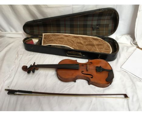  Sale Item:    CASED VIOLIN (AF)   Vat Status:   No Vat   Buyers Premium:  This lot is subject to a Buyers Premium of 15% + V