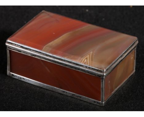 Continental white metal mounted agate trinket box, unmarked, 9cm.
