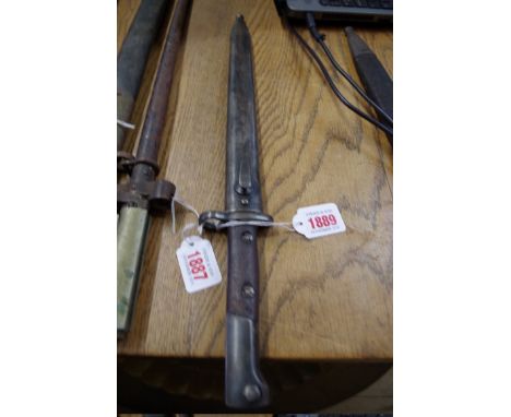 An unmarked German K98 bayonet and steel scabbard,&nbsp;blade 29.5cm. 