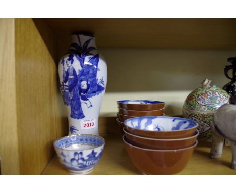 A collection of Chinese blue and white porcelain,&nbsp;18th/19th century,&nbsp;to include an inverted baluster vase, Kangxi s