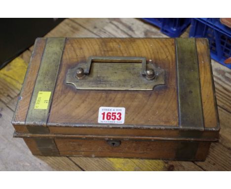 A mixed lot,&nbsp;to include: a faux grained and brass cash tin; a Victorian walnut casket; a pair of binoculars; and a Polar