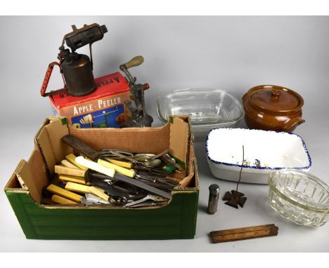 A Collection of Various Vintage Items to Comprise Kitchinealia, Apple Peeler, Mincer, Cutlery etc