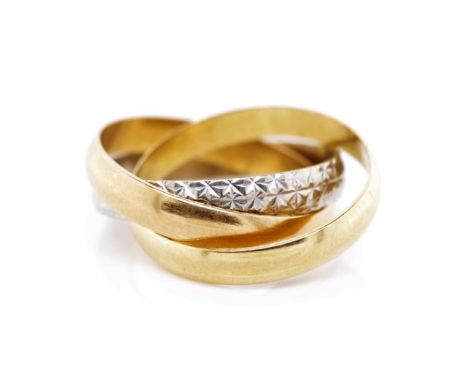 18ct gold Russian wedding ring in three tone gold. Marked 750. Approx weight 4.6 grams, ring I