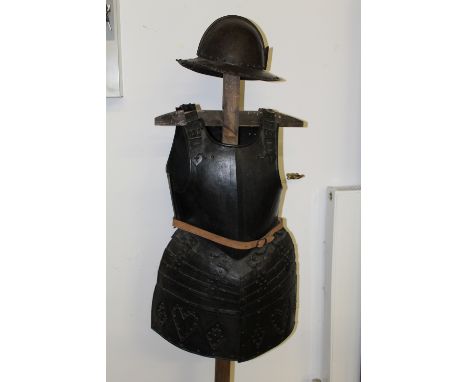 A 19TH/20TH CENTURY PIKEMAN'S ARMOUR IN THE 17TH CENTURY STYLE, consisting of plain breast and back plate, the tassets with s