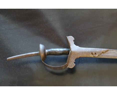 AN 18TH CENTURY INDIAN FIRANGI SWORD, with edge detail to knuckle guard, disc pommel with 12.5 cm spike, the almost straight 