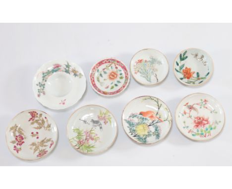 Lot of 8 small plates in Chinese porcelain - Weight:  490 g - Sizes: Divers - Condition: at first sight - normal wear and tea