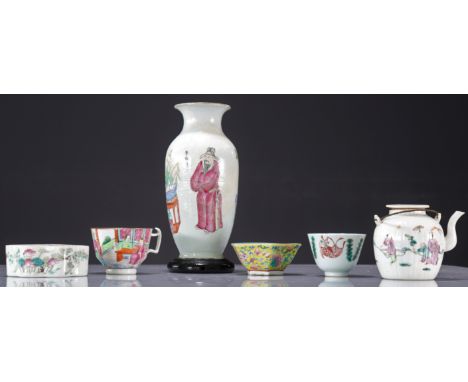 Lot of 6 Chinese porcelains - Weight:  1.52 kg - Region: Chine - Sizes: Divers - Condition: at first sight - wear/damaged - n