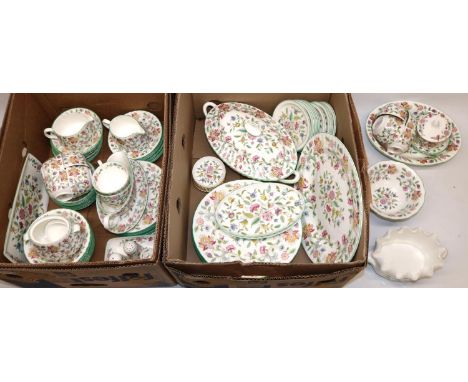 Minton Haddon Hall extensive tea and dinner service, including dinner plates, tureen, teacups, tea plates etc. (2 boxes) 