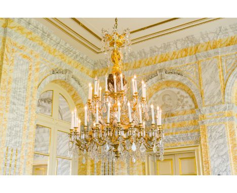 An imposing French gilt and silver-plated bronze and crystal 42-light chandelier with figurative design, 19th C.H 202 cm - Di