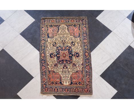 A Persian Ferahan rug with floral design, wool on cotton, first half 20th C.213 x 131 cm