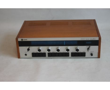 A VINTAGE LEAK 2000 HI-FI TUNER AMPLIFIER
