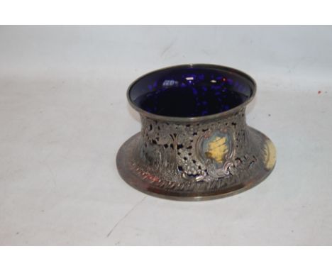 A BRITANNIA SILVER DISH RING, hallmarked London 1905, with blue glass liner, top diameter 18.5 cm, base diameter 24 cm