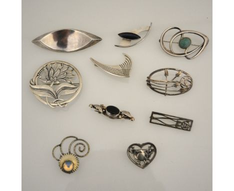 Ten silver, 925 and unmarked brooches, Noblelle, modernist lined brooch marked Sterling, Anton Michelsen 75mm boat shaped bro