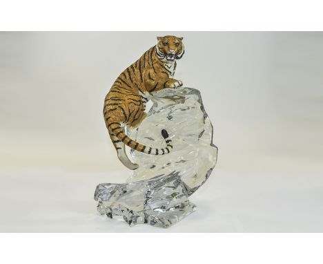 Franklin Mint Figure / Sculpture ' Siberia Tiger ' on a Rock. National Geographic Ceramic Tiger Figure on a Lead Crystal Rock