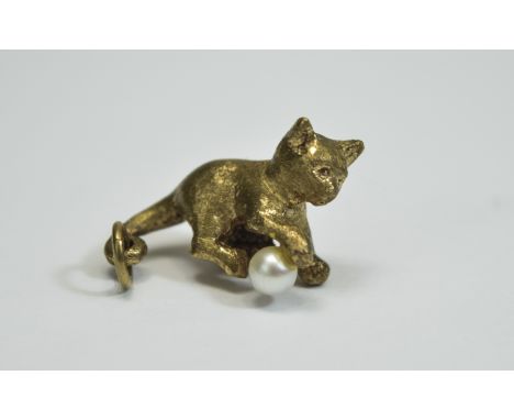 Vintage 9ct Gold Charm Little Kitten Playing With a Ball In The Form of a Pearl. Fully Hallmarked - Please See Photo. 6.8 gra