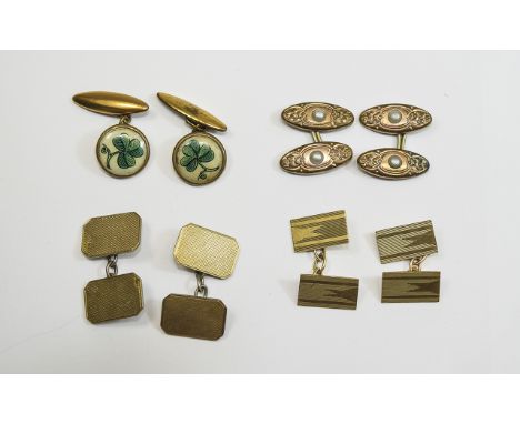 A Collection of Vintage and Antique Gents Cufflinks ( 4 ) Pairs. Comprises - Pair of Fully Hallmarked Vintage 9ct Gold Cuffli