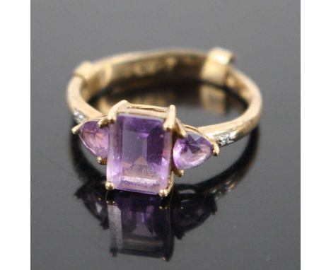 A 9ct gold amethyst set dress ring, 2g, size N