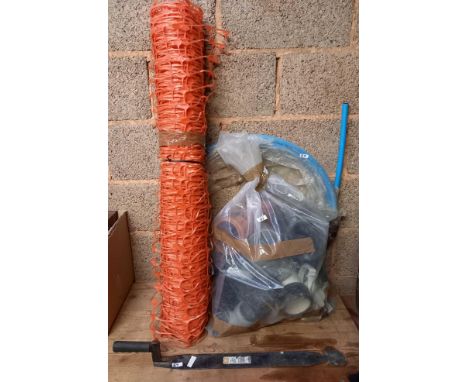 ROLL OF PLASTIC FENCING, BAG OF PLASTIC SOIL PIPE FITTINGS, ROLL OF BLUE PLASTIC WATER PIPE &amp; A STEEL HANDLED SLATE RIPPE