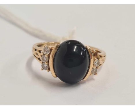 14ct GOLD RING WITH BLACK STONE &amp; 6 WHITE STONES, 1 WHITE STONE MISSING, TOTAL WEIGHT 3.1g