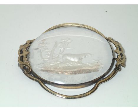 Antique pinchbeck brooch with Japanese hound scene in relief, 65 mm x 50 mmP&P group 1 (£16 for the first item and £1.50 for 