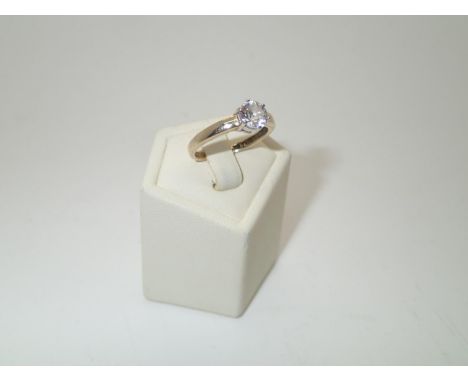 9ct gold CZ solitaire ring, size K, 1.7gP&P group 1 (£16 for the first item and £1.50 for subsequent items) 