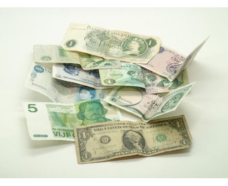 Quantity of mixed banknotesP&P group 1 (£16 for the first item and £1.50 for subsequent items) 
