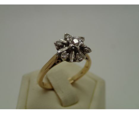 18ct gold starburst diamond ring, size L, 3.8gP&P group 1 (£16 for the first item and £1.50 for subsequent items) 