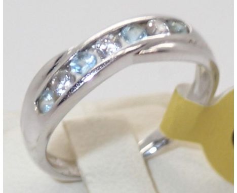 9ct gold fancy cubic zirconia ring, size K/L, 1.9gP&P group 1 (£16 for the first item and £1.50 for subsequent items) 