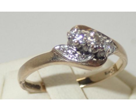 Vintage 9ct gold diamond set ring, size P, 2.3gP&P group 1 (£16 for the first item and £1.50 for subsequent items) 