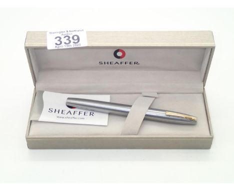 Sheaffer boxed fountain pen with 14ct gold nibP&P group 1 (£16 for the first item and £1.50 for subsequent items) 