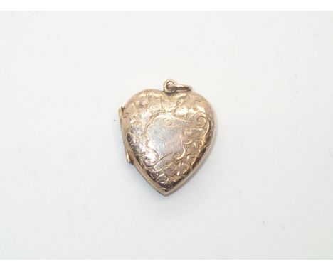 Vintage engraved gold plated heart locketP&P group 1 (£16 for the first item and £1.50 for subsequent items) 