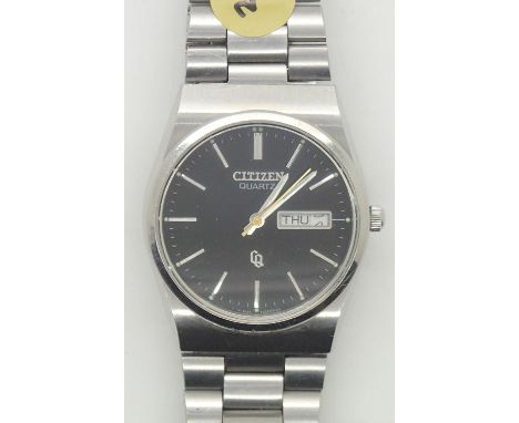 Gents Citizen quartz wristwatch on a stainless steel bracelet P&P group 1 (£16 for the first item and £1.50 for subsequent it