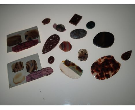 Loose stones: good collection of polished and natural stones including several moss, banded and coloured agate panels, gold s