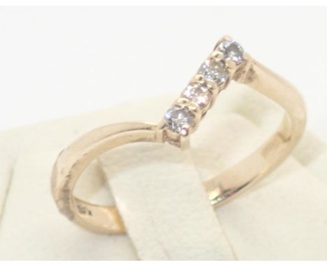 Contemporary 14ct gold four stone diamond ring, size J, 1.5gP&P group 1 (£16 for the first item and £1.50 for subsequent item