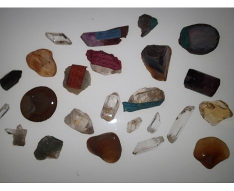 Loose stones: good Victorian collection of natural stones including several moss, banded and coloured agate, rock crystal, an