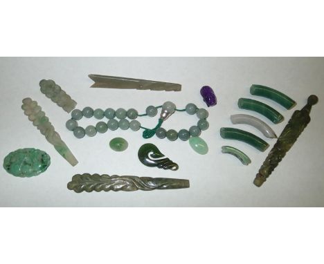 Loose stones: green jade carved panels and beads, with a purple jade head gross weight 77.5gP&P group 1 (£16 for the first it