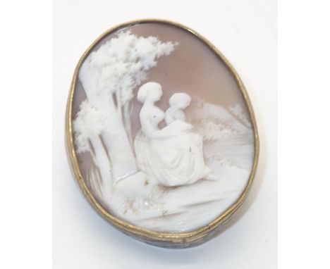 Antique large cameo brooch, 49 mm x 40 mmP&P group 1 (£16 for the first item and £1.50 for subsequent items) 