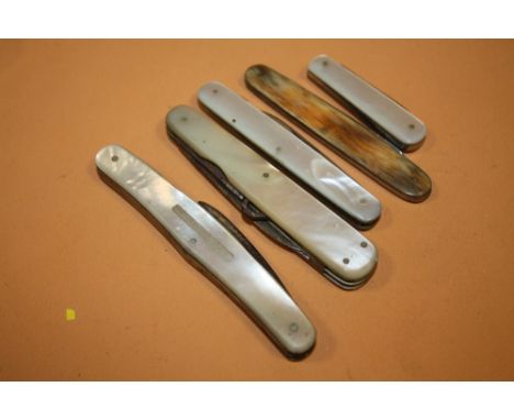 FIVE VINTAGE POCKET KNIVES