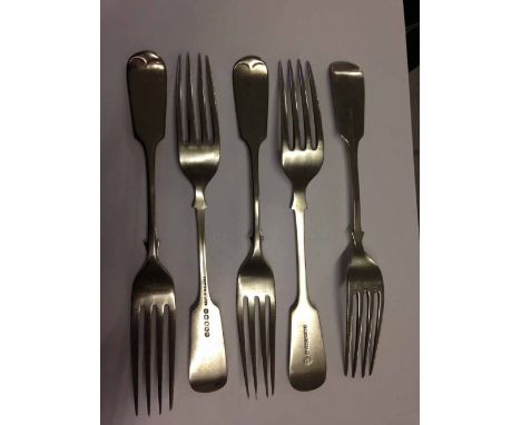 4 large Venetian silver forks and 1 large Roman silver fork. Approx weight 232g