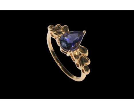 1.3 carat Bengal Lolite 9 carat gold ring with fancy shoulders, size P/Q.