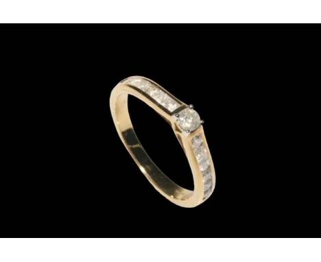 Diamond set 9 carat gold ring, total approximately 0.5 carat, size P/Q, with certificate.