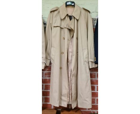 A vintage Christian Dior macCondition:- General wear through use, no sign of any damage or repair.Size:- approx. Medium/Large