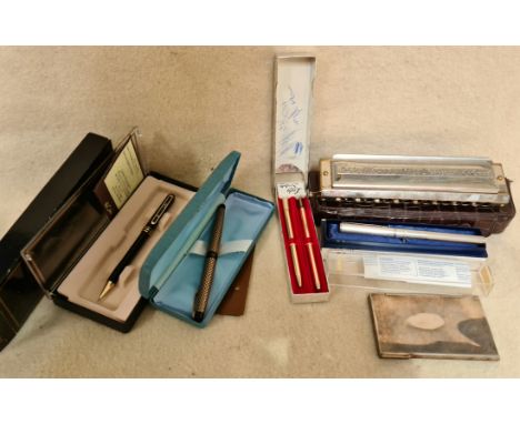 A lot of collectables including plated cards case, Sheaffer fountain pen with 14ct gold nib, Ronson pen, Colibri cased pen, p