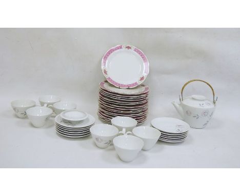 Noritake teaware to include teapot, cups and saucers and a set of modern Chinese plates 