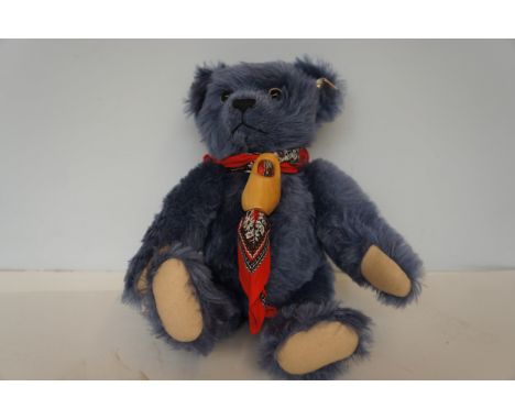 Steiff bear with growler
