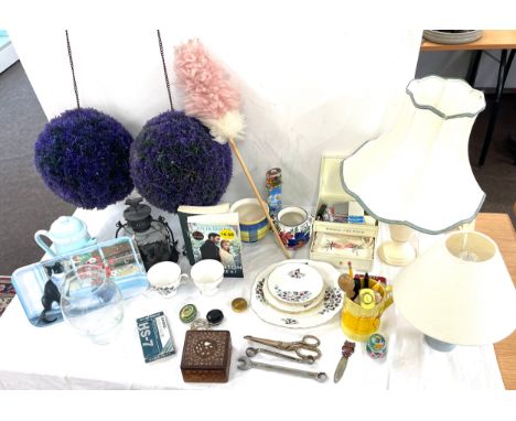 Selection of miscellaneous to include carved wooden trinket box, vase etc 