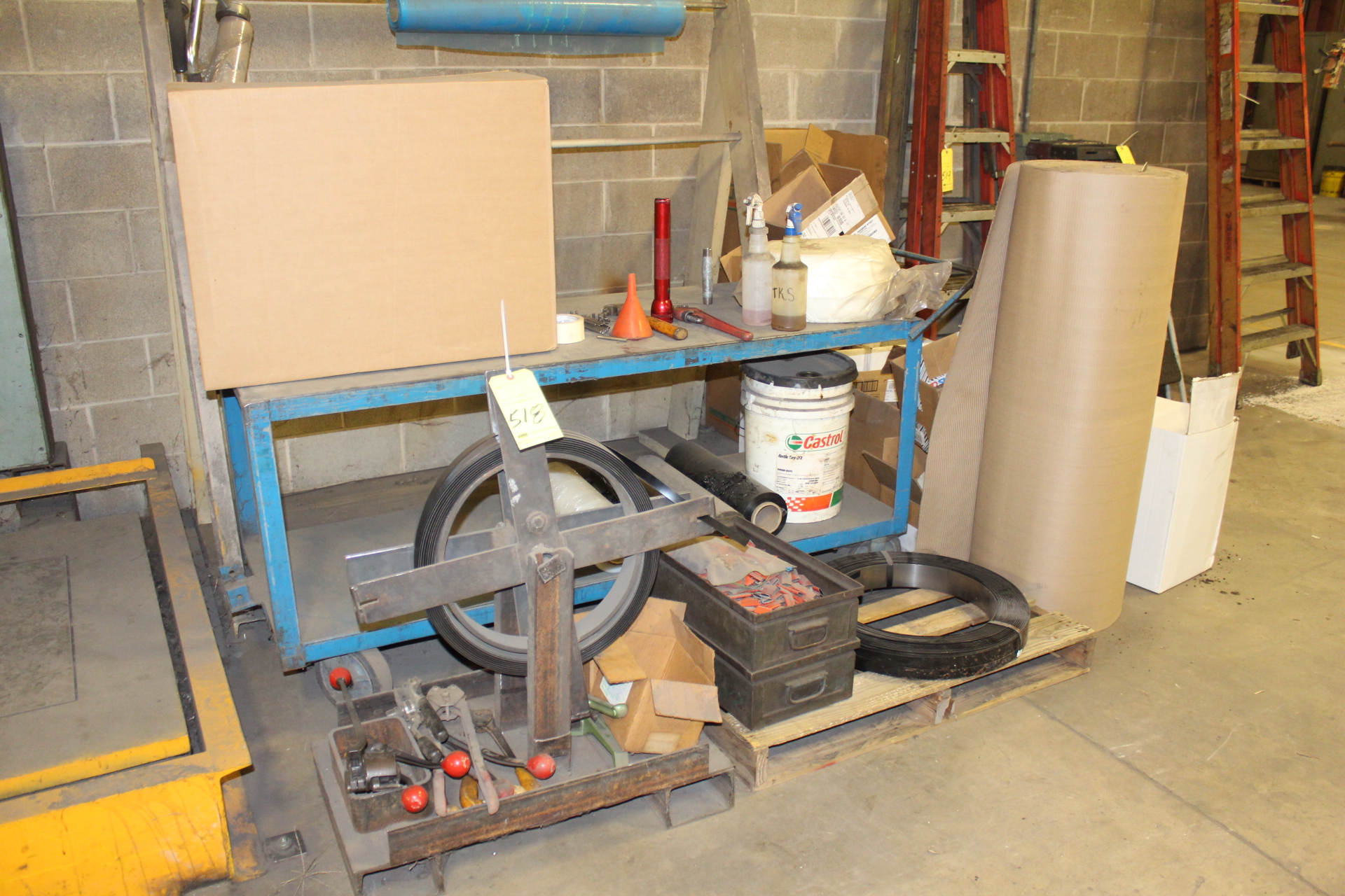 LOT CONSISTING OF banding & shipping supplies