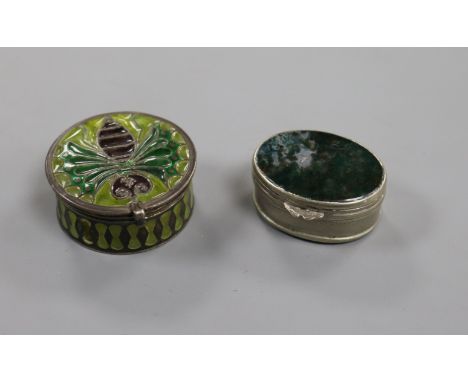 A plique a jour silver and enamel box and a moss agate box