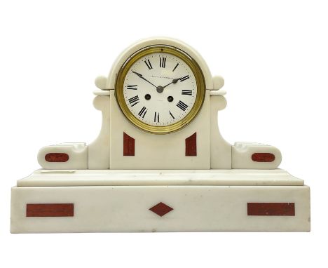 Late 19th century eight-day French mantle clock in a white marble case with contrasting rouge marble inserts to the front, ro